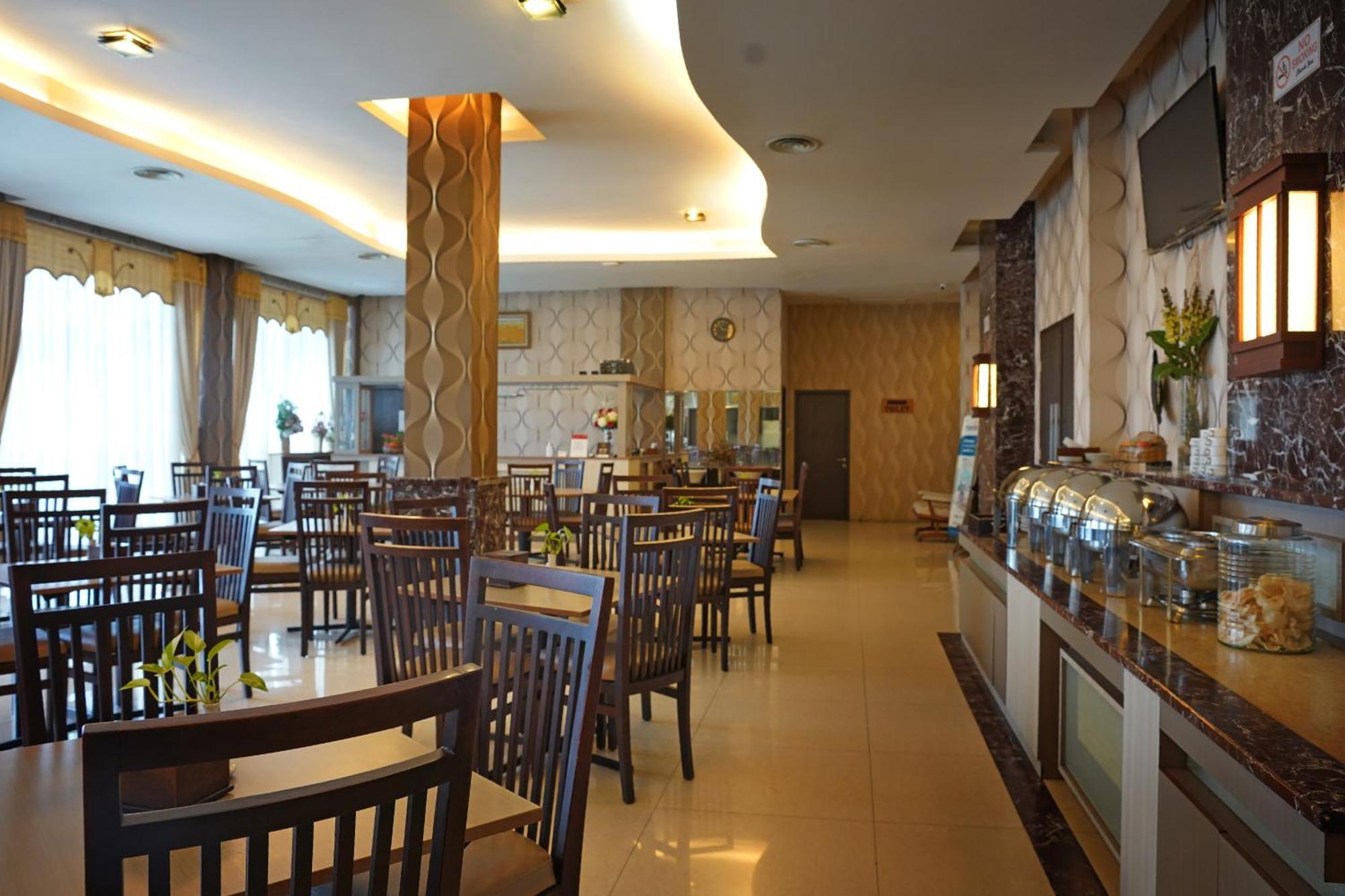 Arinas Hotel Бандар-Лампунг Экстерьер фото